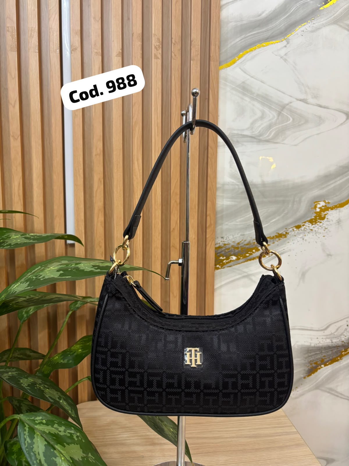 CROSSBODY NEGRO DORADO CON HOLOGRAMA