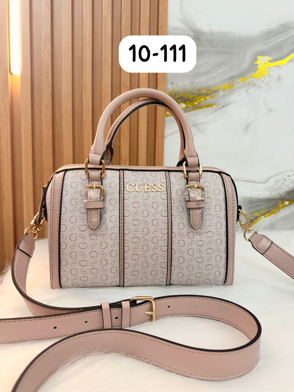 Baul palo rosa Guess