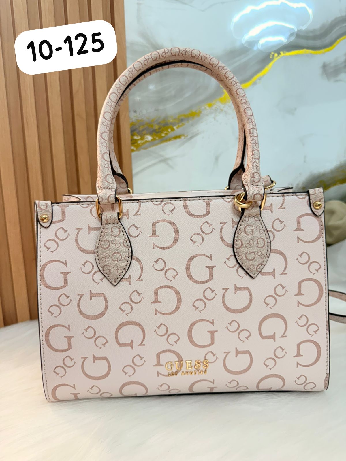 Cartera Rosada Holograma Guess