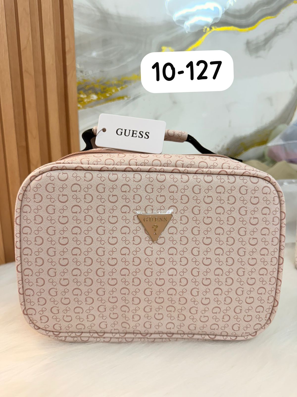 Neceser color palo rosa Guess