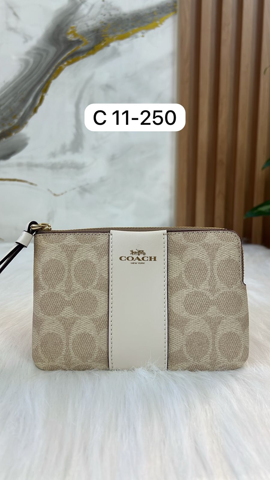 MUÑEQUERA WRISLET BEIGE CON BLANCO
