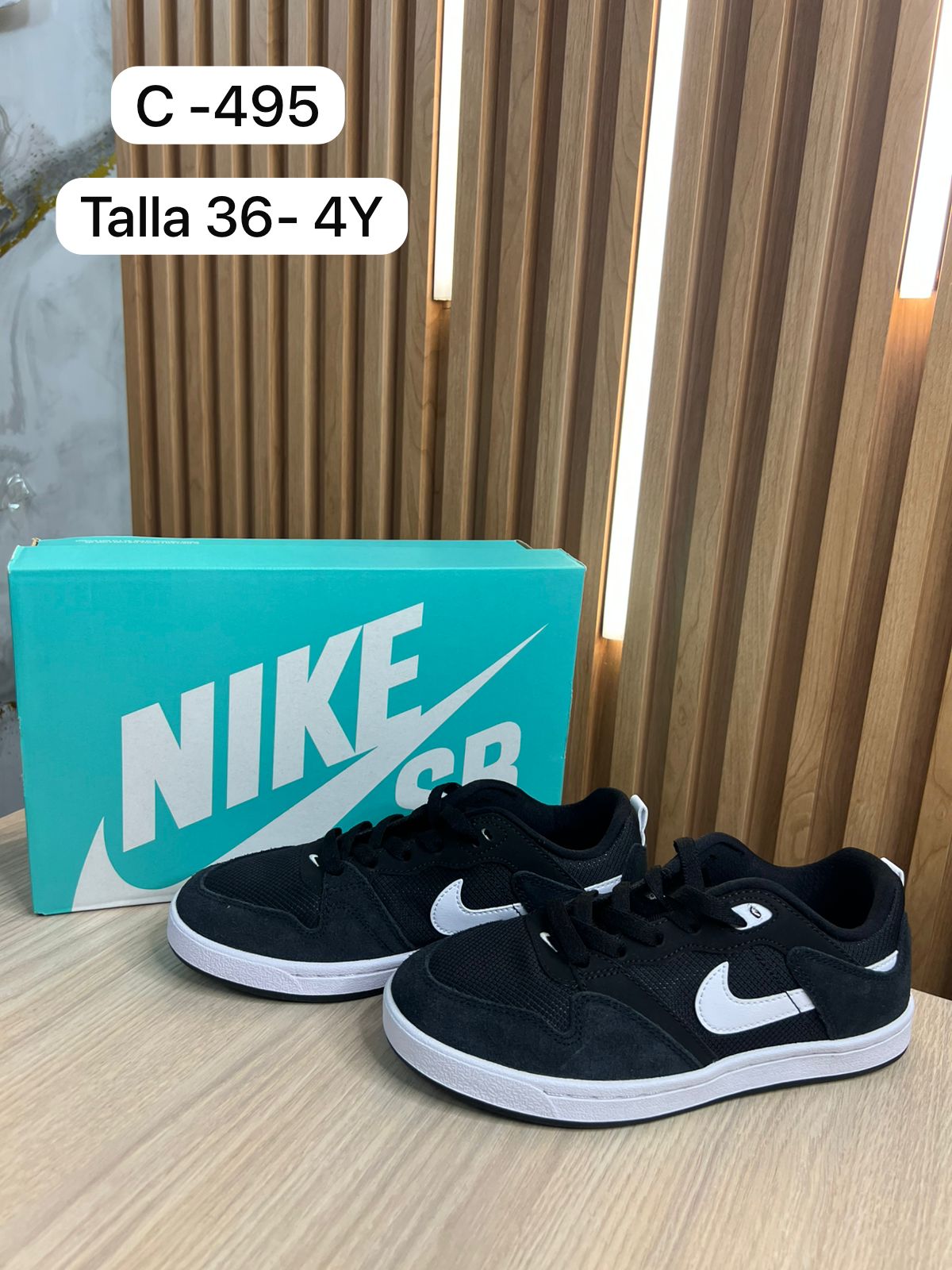ZAPATILLA NIÑO COLOR NEGRO TALLA 4Y CON GAMUZA