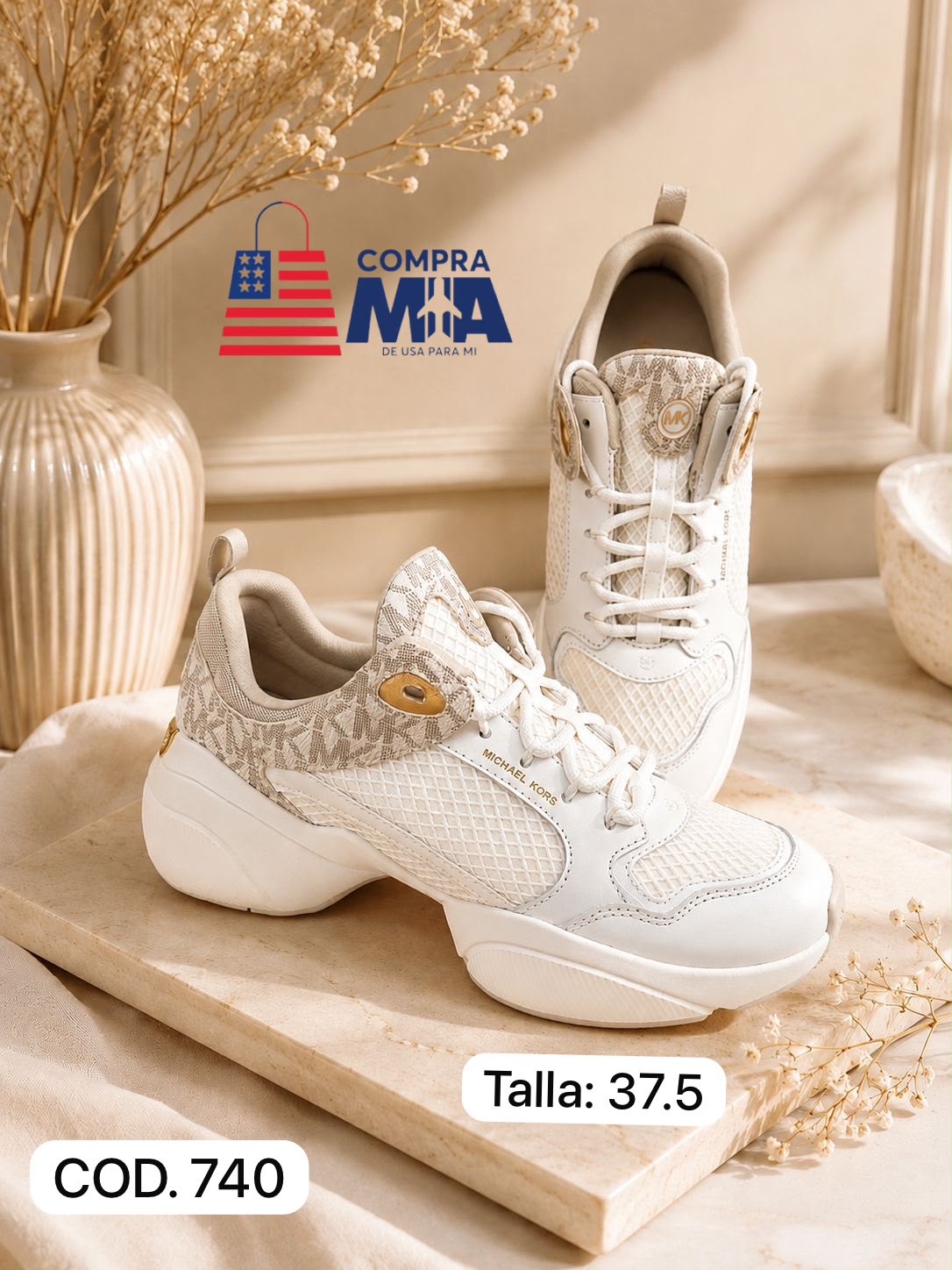 ZAPATILLAS MUJER TALLA 7 COLOR BEIGE Y DORADO CON MONOGRAMA