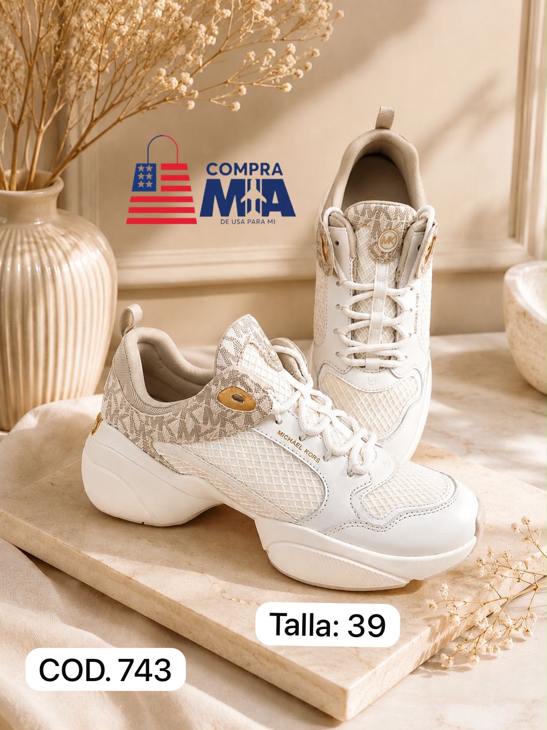 zapatillas mujer color vainilla con dorado y monograma