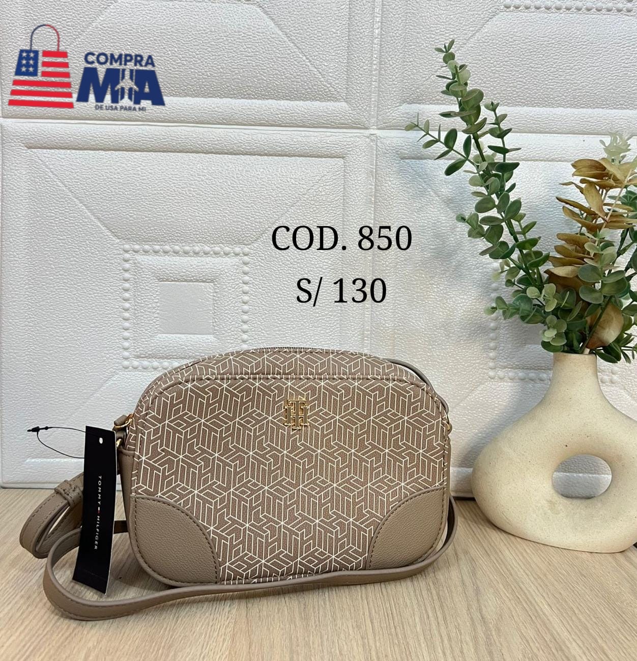 CARTERA TOMMY CLÁSICA COLOR BEIGE 